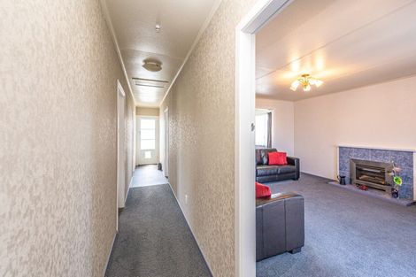 Photo of property in 21 Omori Place, Castlecliff, Whanganui, 4501