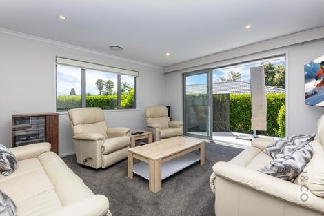 Photo of property in 4 School Road, Riverhead, 0820