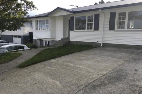 Photo of property in 66 Stewart Drive, Newlands, Wellington, 6037