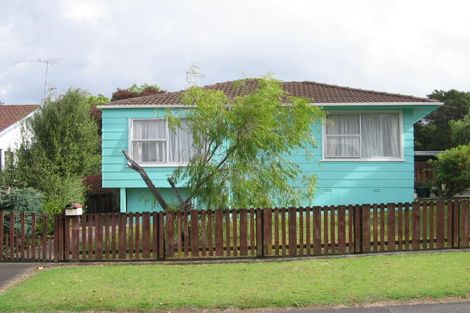 Photo of property in 17 Harmel Road, Glendene, Auckland, 0602