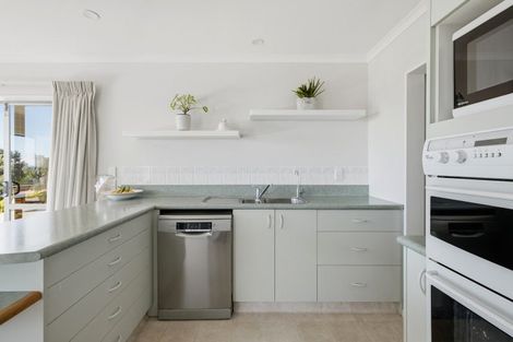 Photo of property in 18 Vanderbilt Place, Welcome Bay, Tauranga, 3112