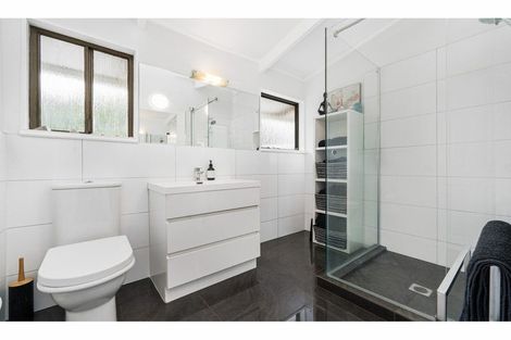 Photo of property in 673 Huia Road, Parau, Auckland, 0604