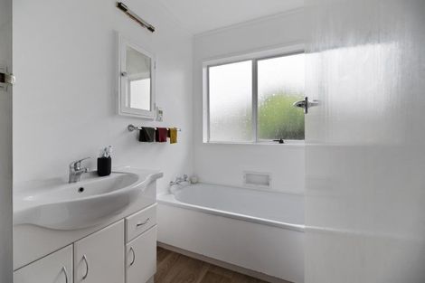 Photo of property in 6b York Street, Eltham, 4322