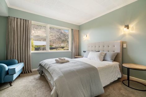 Photo of property in 27 Manse Road, Arrowtown, 9302