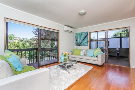 Photo of property in 3/427 Don Buck Road, Massey, Auckland, 0614