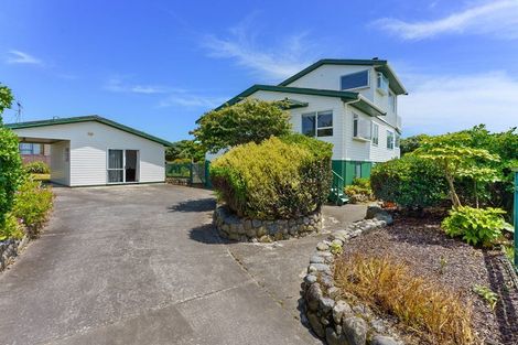 Photo of property in 1 Karaka Street, Otaki Beach, Otaki, 5512