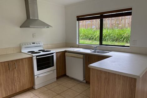 Photo of property in 9 Amery Place, West Harbour, Auckland, 0618