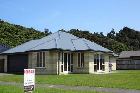 Photo of property in 16 Ridgeway Drive, Greymouth, 7805