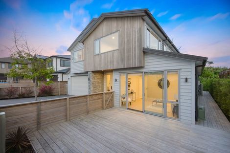 Photo of property in 8 Kina Place, Long Bay, Auckland, 0630