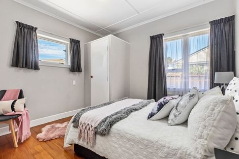 Photo of property in 15 Howden Street, Waiuku, 2123