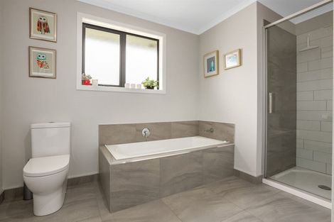 Photo of property in 25 Queen Charlotte Drive, Aotea, Porirua, 5024