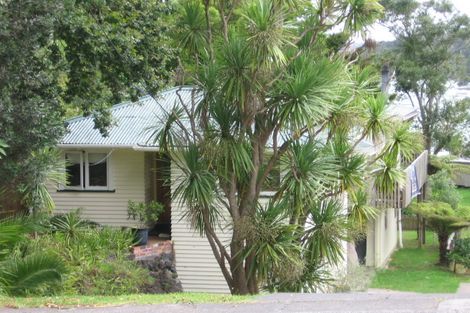 Photo of property in 18 Rambler Crescent, Beach Haven, Auckland, 0626