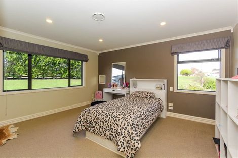 Photo of property in 354 Henwood Road, Hillsborough, New Plymouth, 4372