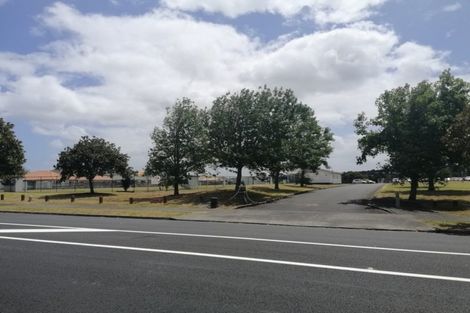 Photo of property in 1/72 Millhouse Drive, Northpark, Auckland, 2013