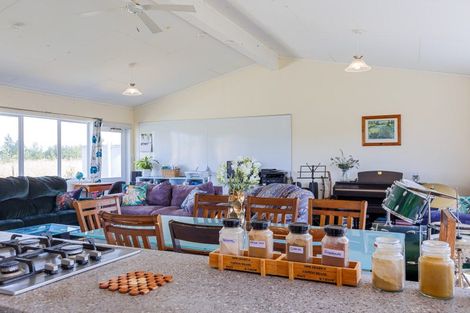 Photo of property in 18 Martin Road, Papatawa, Woodville, 4998