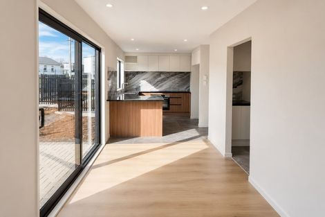 Photo of property in 18 Russell Road, Manurewa, Auckland, 2102