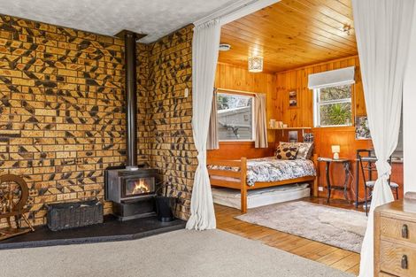 Photo of property in 32 Ferry Parade, Herald Island, Auckland, 0618