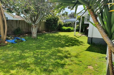 Photo of property in 5 Clark Road, Pahurehure, Papakura, 2113