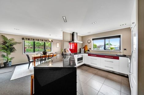 Photo of property in 905 Devon Road, Bell Block, New Plymouth, 4312