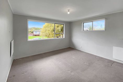 Photo of property in 28 Serwayne Place, Sunnyvale, Auckland, 0612