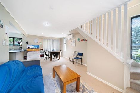 Photo of property in 4/90 Lynwood Road, New Lynn, Auckland, 0600