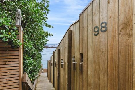 Photo of property in 98a The Esplanade, Houghton Bay, Wellington, 6023