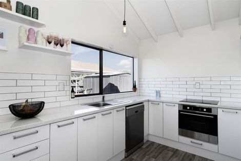 Photo of property in 3a Compton Place, Mount Maunganui, 3116