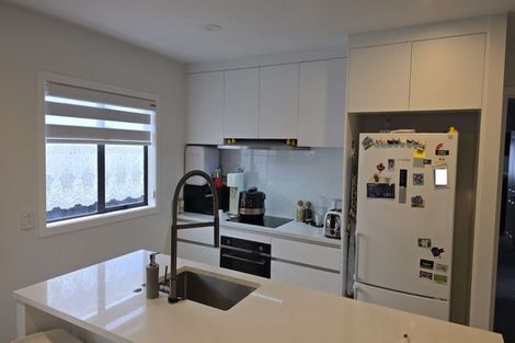 Photo of property in 15a Lyren Place, Half Moon Bay, Auckland, 2012