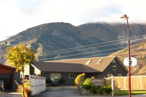 Photo of property in 11 Poolburn Court, Lake Hayes, Queenstown, 9304