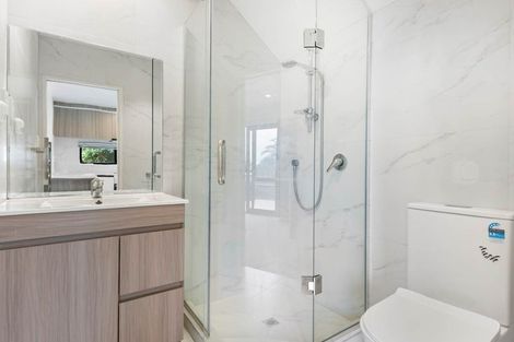 Photo of property in 52a Convair Crescent, Mangere, Auckland, 2022