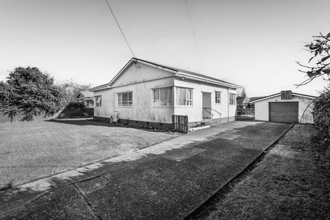 Photo of property in 5 Turuturu Road, Hawera, 4610