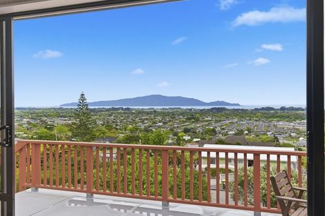 Photo of property in 51 Kotare Street, Waikanae, 5036
