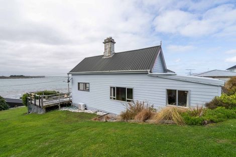 Photo of property in 90 Marine Parade, Bluff, 9814