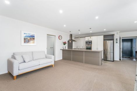 Photo of property in 19 Tongariro Drive, Aotea, Porirua, 5024