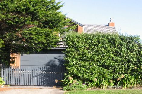 Photo of property in 2 Waiheke Street, Waikanae Beach, Waikanae, 5036