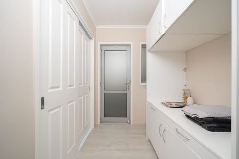 Photo of property in 4 Handly Grove, Churton Park, Wellington, 6037