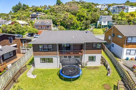 Photo of property in 17 Shackle Lane, Whitby, Porirua, 5024
