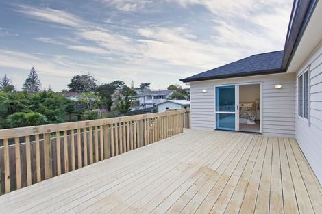 Photo of property in 25b Thornlow Street, Glendene, Auckland, 0602