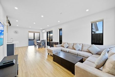 Photo of property in 42 Holcroft Street, Papakura, 2110