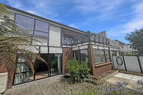 Photo of property in 4/7 Holly Road, Merivale, Christchurch, 8014