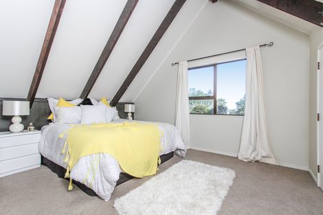 Photo of property in 3/427 Don Buck Road, Massey, Auckland, 0614