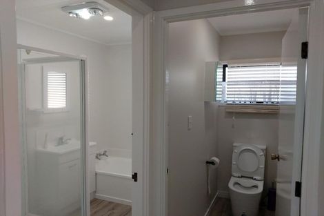 Photo of property in 2/5 Pureora Place, Clendon Park, Auckland, 2103