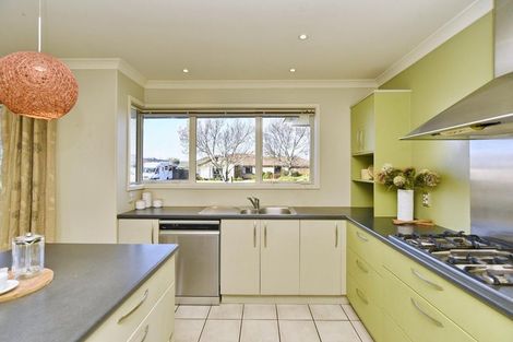 Photo of property in 8 Ross Place, Northwood, Christchurch, 8051