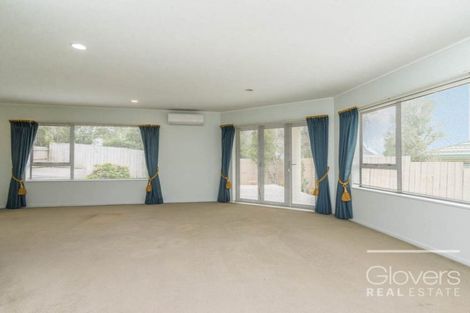 Photo of property in 39 Buscomb Avenue, Henderson, Auckland, 0610