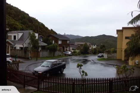 Photo of property in 15 Parsons Glen, Karori, Wellington, 6012