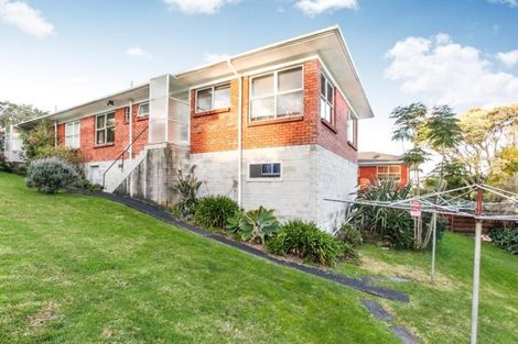 Photo of property in 2/51 Girrahween Drive, Totara Vale, Auckland, 0629