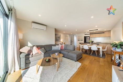 Photo of property in 1b Wai-iti Crescent, Woburn, Lower Hutt, 5010