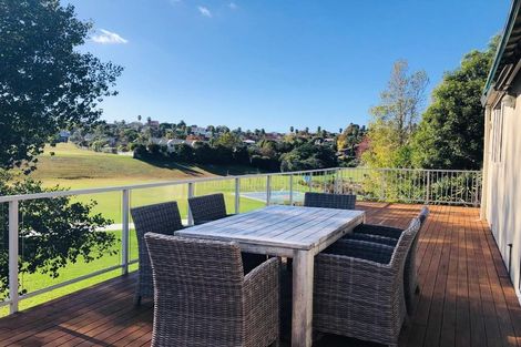 Photo of property in 7 Azure Grove, Unsworth Heights, Auckland, 0632