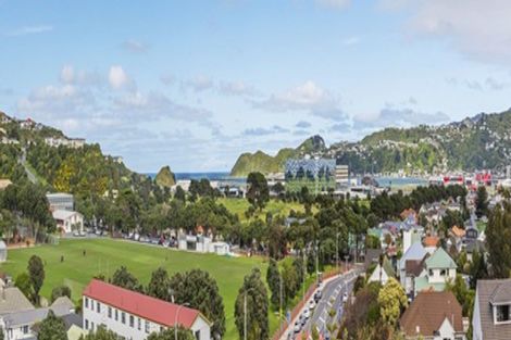 Photo of property in 30 Westview Grove, Miramar, Wellington, 6022