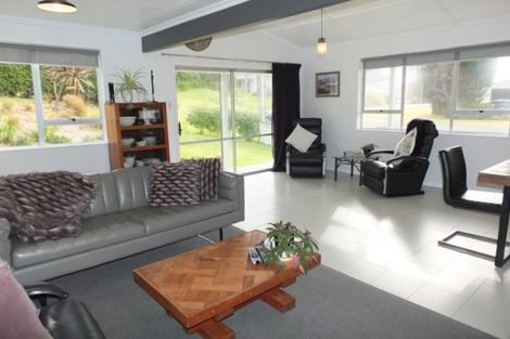 Photo of property in 18 Chrystall Street, Foxton Beach, Foxton, 4815